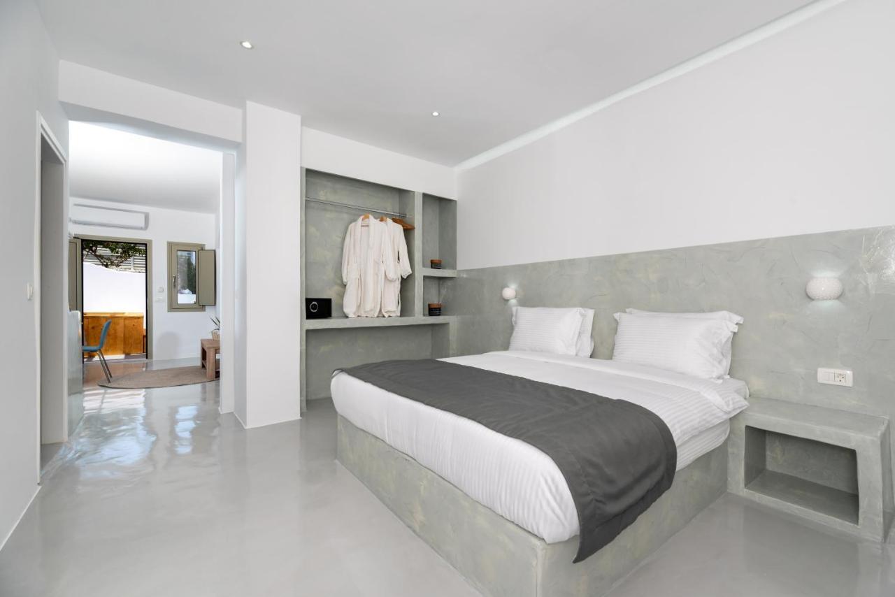 Aerenia Luxury Suites คาร์เทราดอส ภายนอก รูปภาพ
