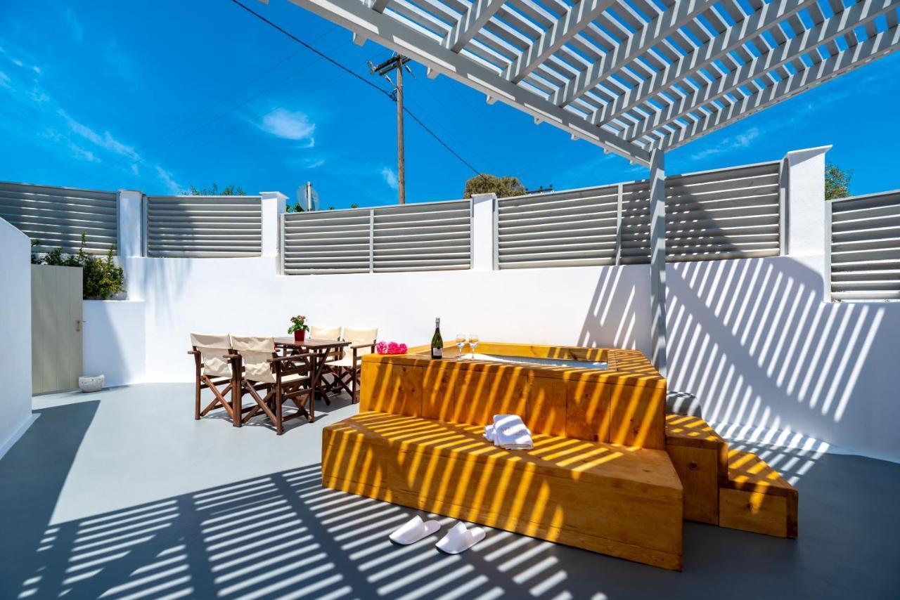 Aerenia Luxury Suites คาร์เทราดอส ภายนอก รูปภาพ