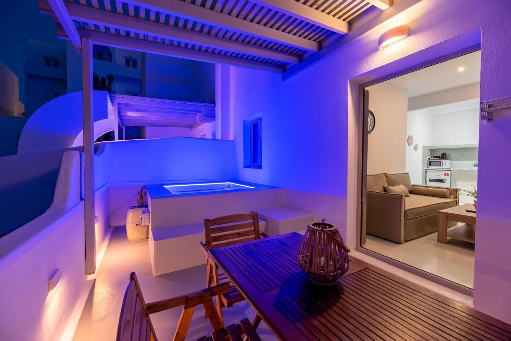 Aerenia Luxury Suites คาร์เทราดอส ภายนอก รูปภาพ