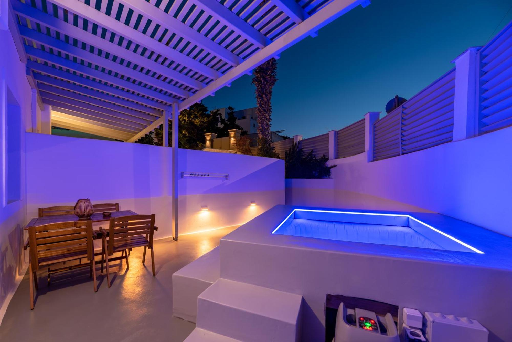 Aerenia Luxury Suites คาร์เทราดอส ภายนอก รูปภาพ