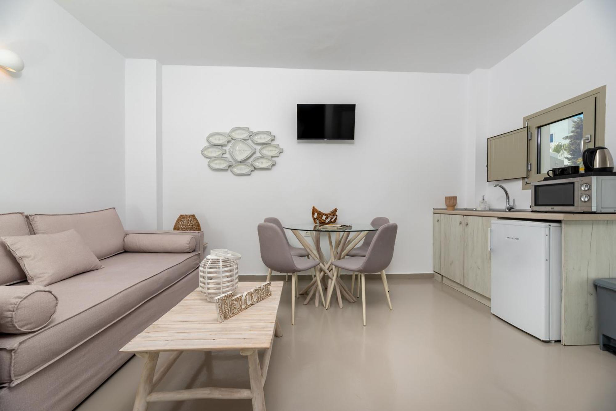 Aerenia Luxury Suites คาร์เทราดอส ภายนอก รูปภาพ