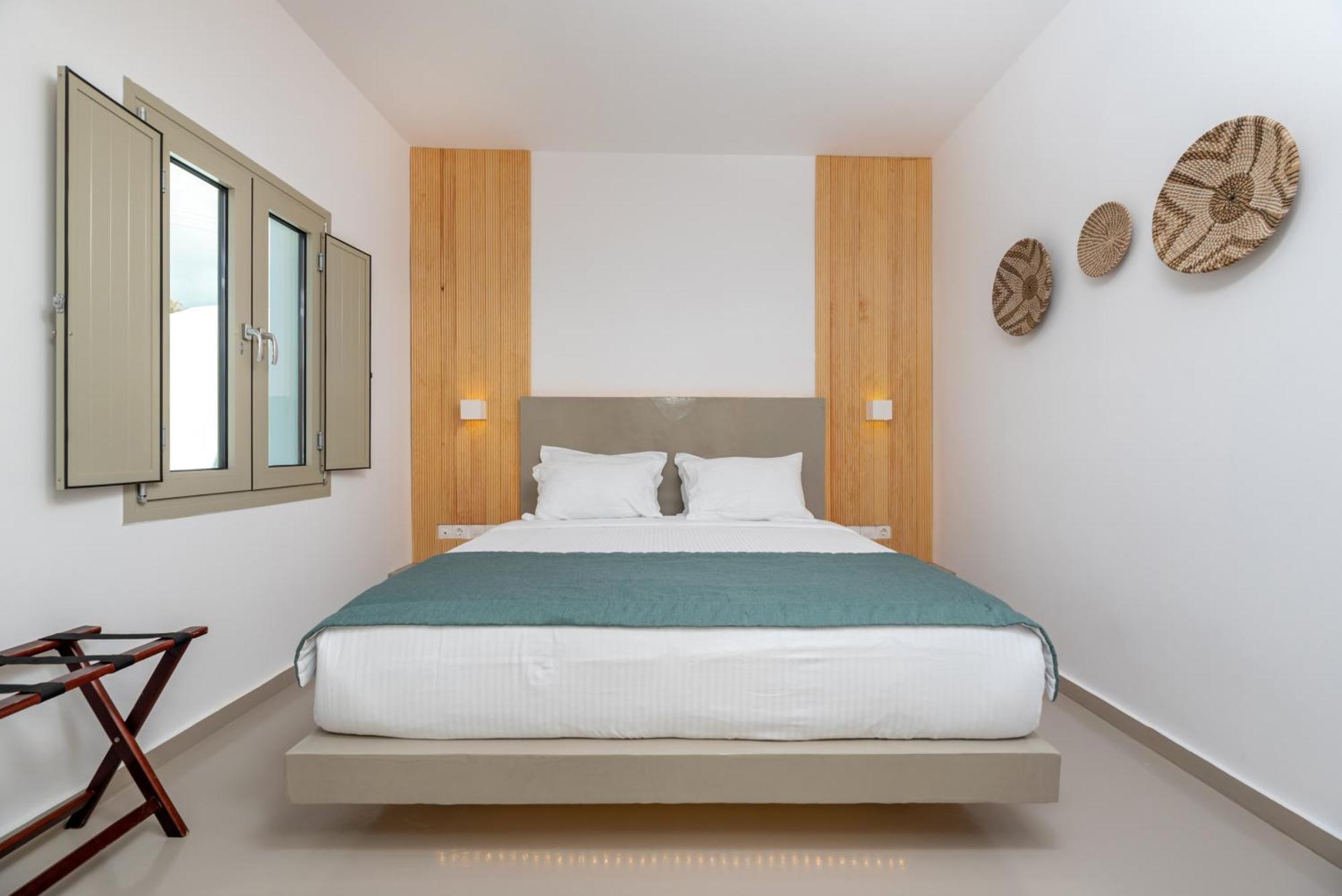 Aerenia Luxury Suites คาร์เทราดอส ภายนอก รูปภาพ